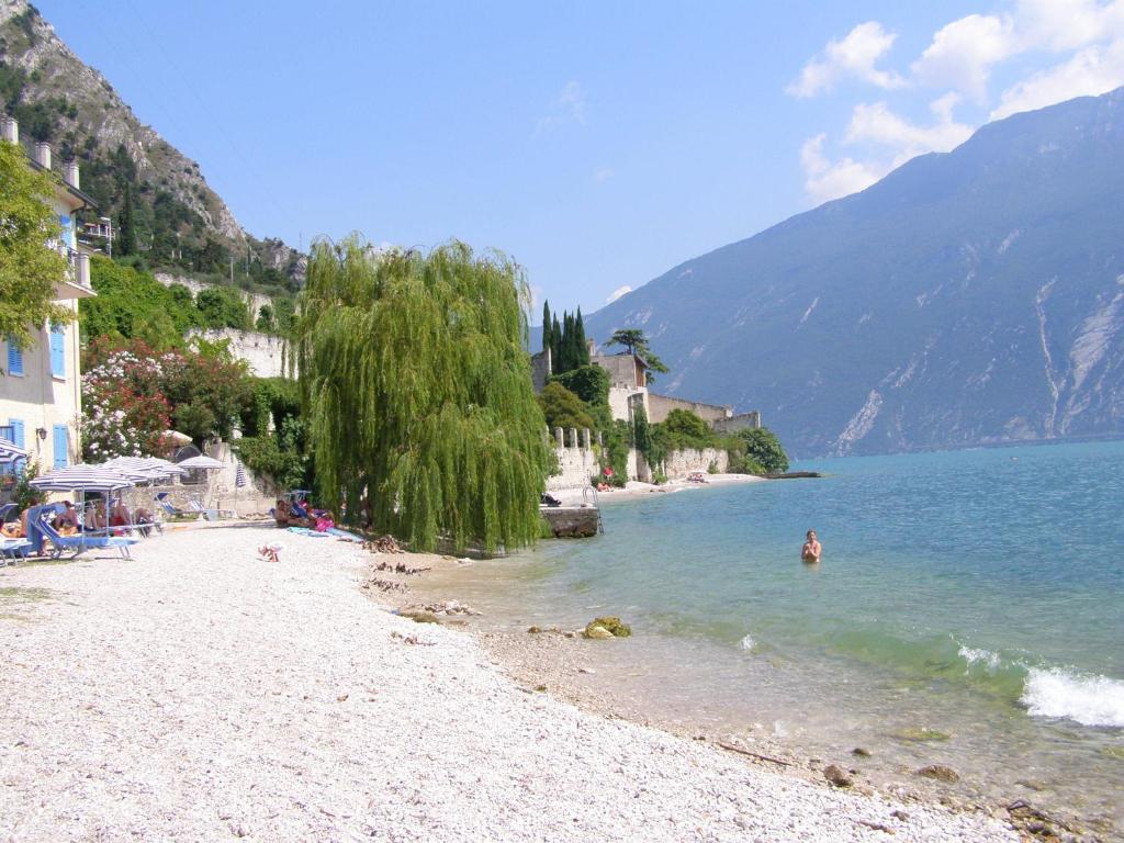 Villa Romantica Hotel Limone sul Garda Exterior photo